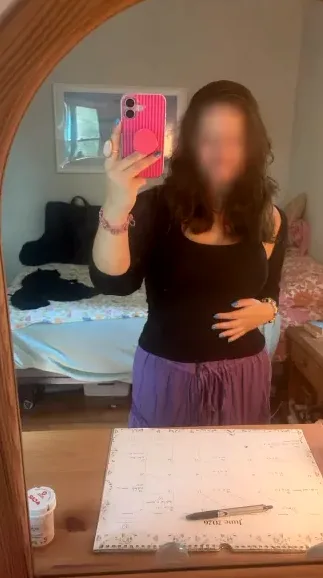 Elisabeth, 27