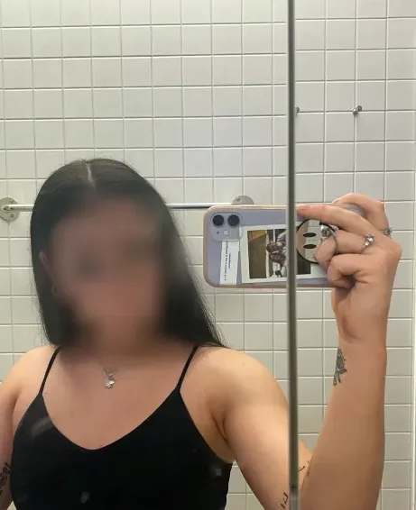 Jasmin, 26