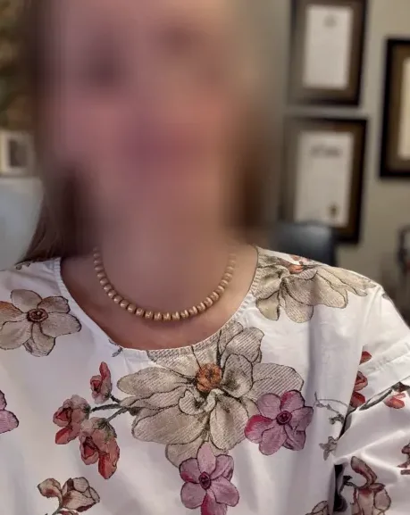 Manuela, 40