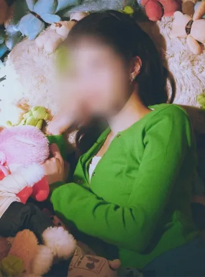 Nadine, 21