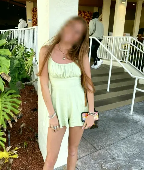Nora, 19