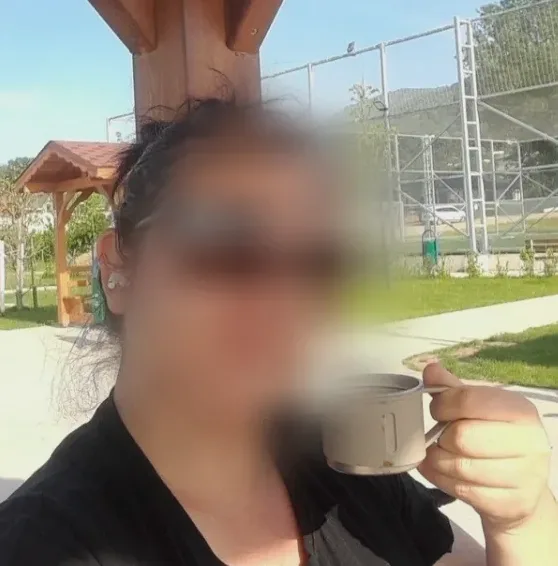 Selina, 34