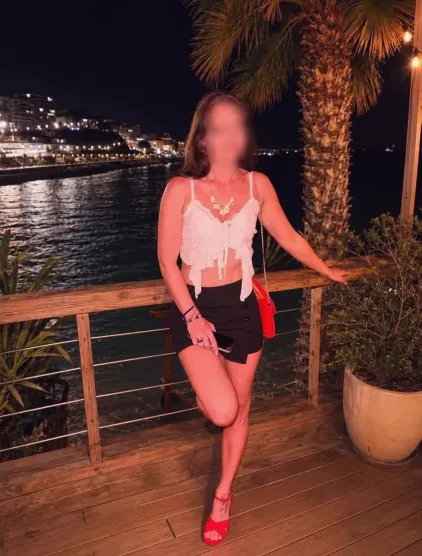 Simone, 34