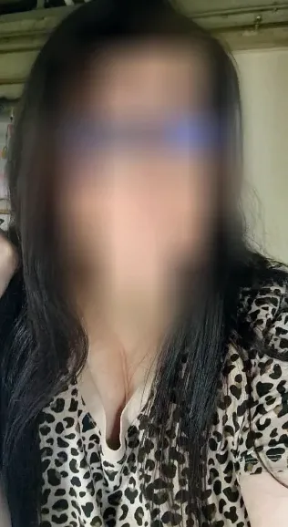 Sophie, 33