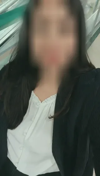 Yvonne, 39